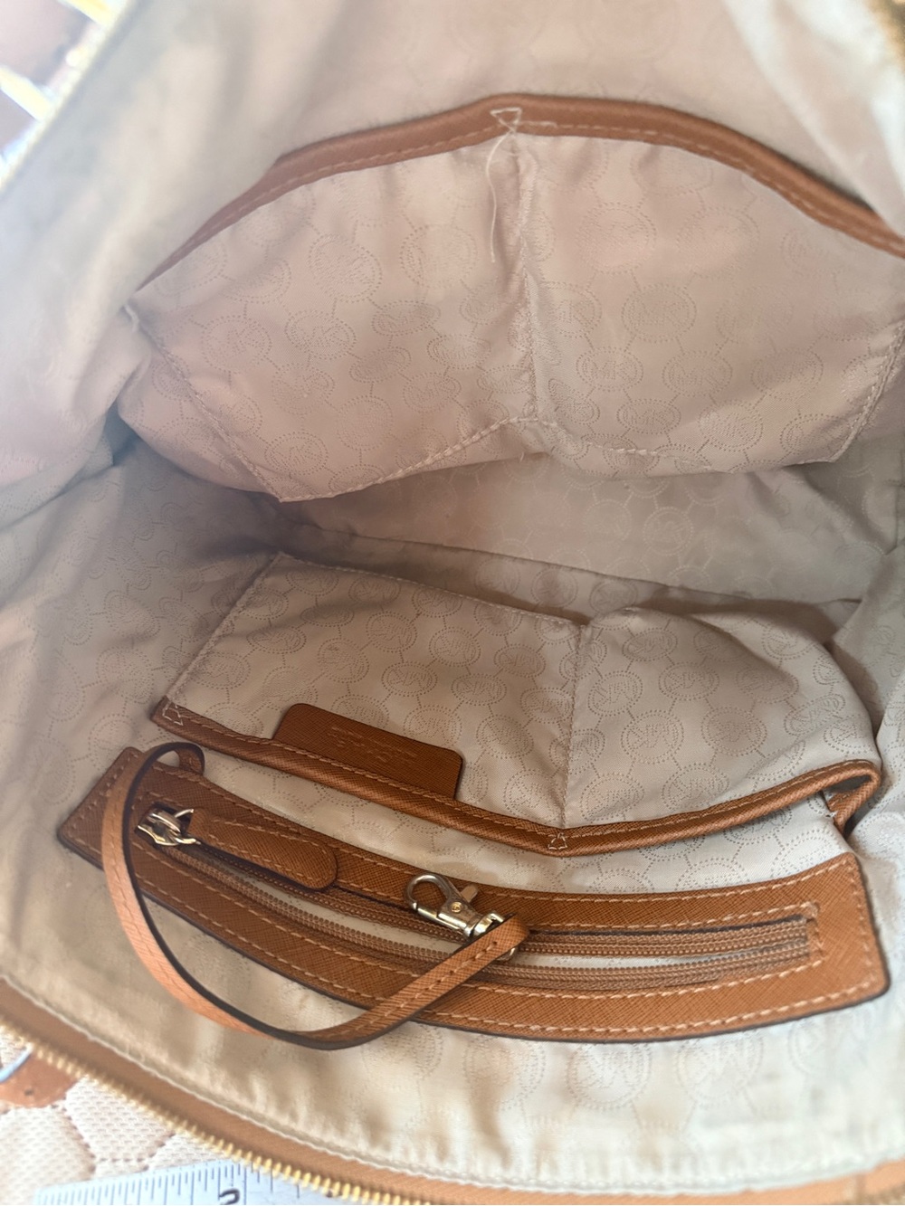 Michael Kors Jet Set Travel
Saffiano LeatherTote in 
Luggage Brown EUC like new! - Picture 12 of 17
